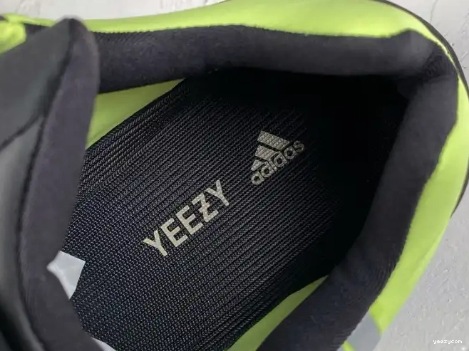 Yeezy 700 Adidas Boost FY3727 Phosphor MNVN 0524